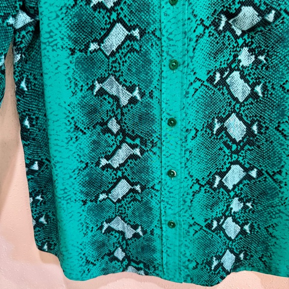 Equipment Silk Blouse Kelly Green Snake Print - Picture 7 of 14